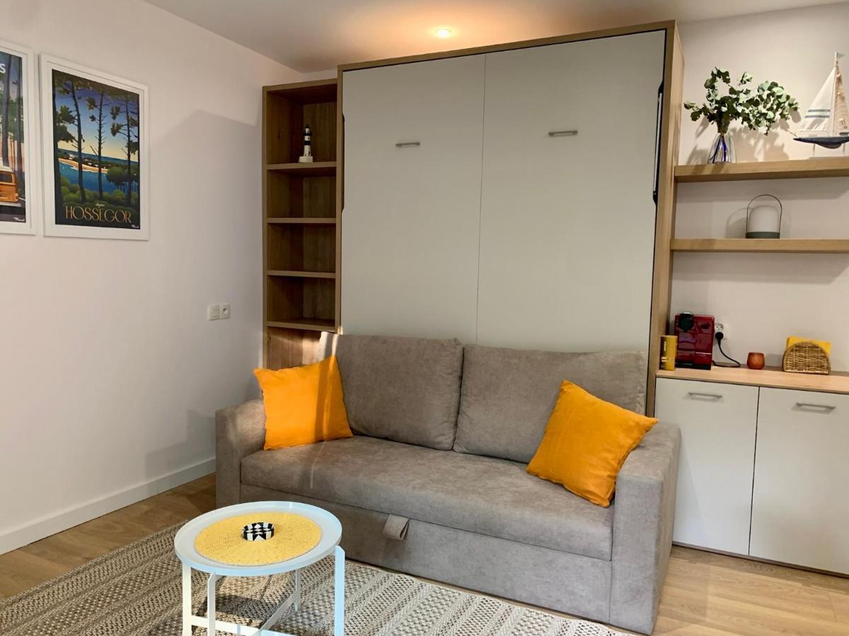 A Cote Du Avec Terrasse Appartement *